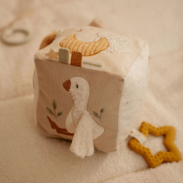 Little Dutch Aktivitetsterning, Newborn