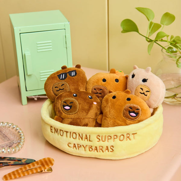 Capybaras i Kurv fra Emotional Support Pals