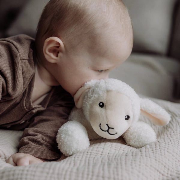 Rosie Genopladelig Hjertelydsbamse i Beige fra Flow Amsterdam