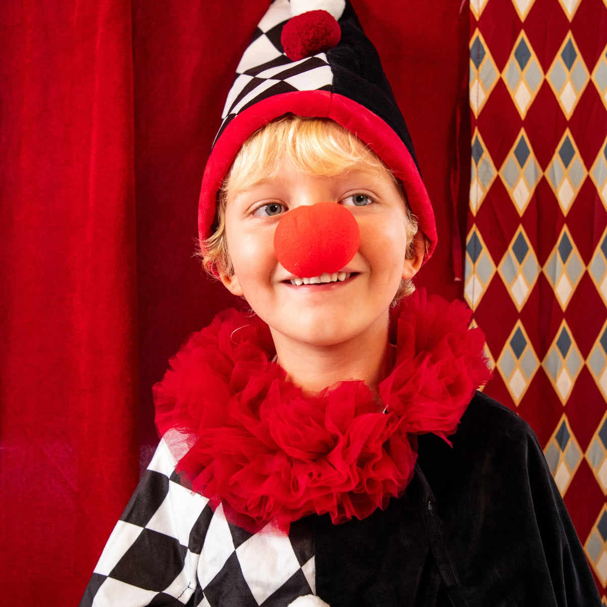 Kom med i manegen – sådan kan børn lege cirkus derhjemme 🎪 - BK Family