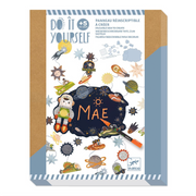 01_Djeco DIY navneskilt, rummet-2.png