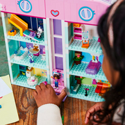 01_LEGO Gabby´s Dollhouse, Gabbys dukkehus.png