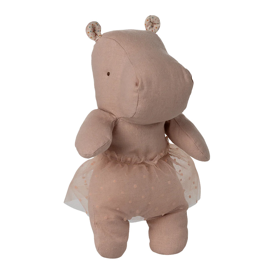 01_Maileg safari friends lille flodhest med tylskørt, lys rosa.jpg