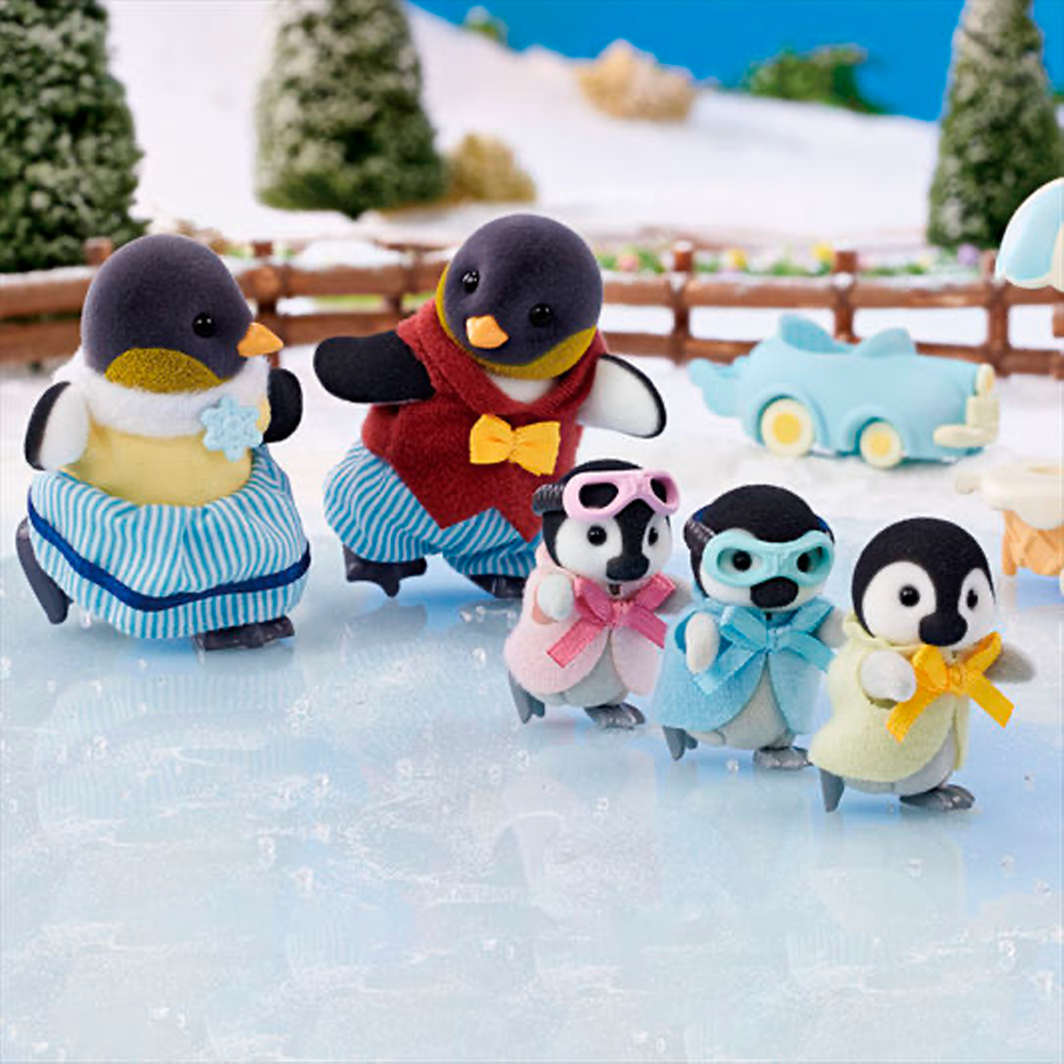 02_05694_Sylvanian-Families-Pingvin-familie-2.png