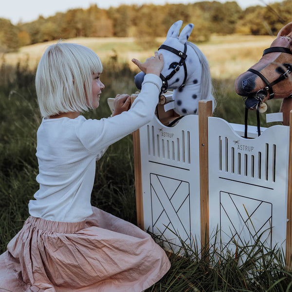 byASTRUP Hesteboks Til 4 Kæpheste