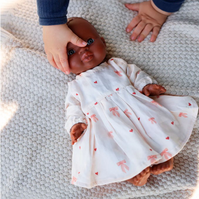 02_Cam Cam dukketøj med hue, bows.png