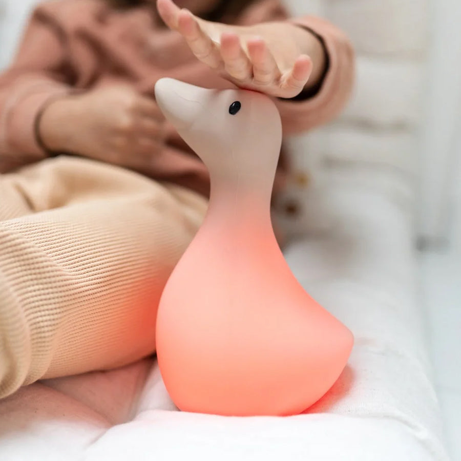 02_Flow Amsterdam natlampe Liva, beige 1.jpg