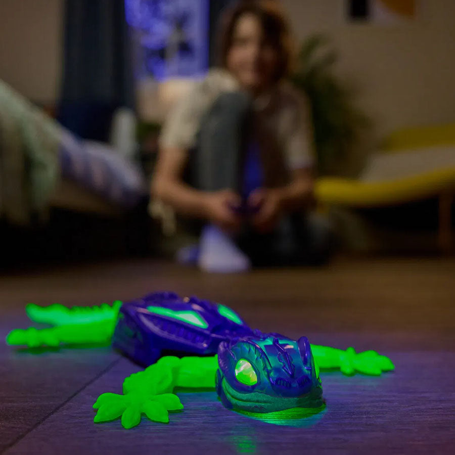 02_Hex Bots væg-kravlende gecko, glow in the dark 1.jpg