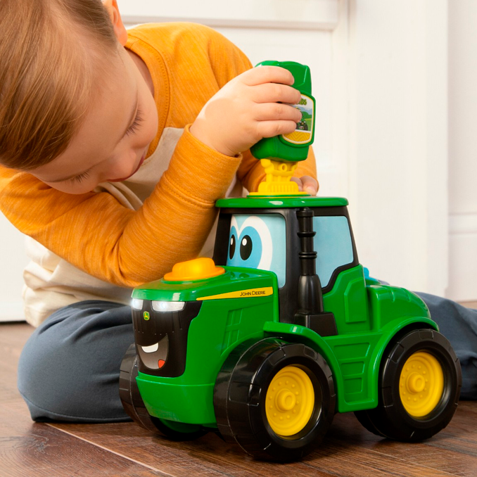 02_John Deere Key n Go Johnny-2.png