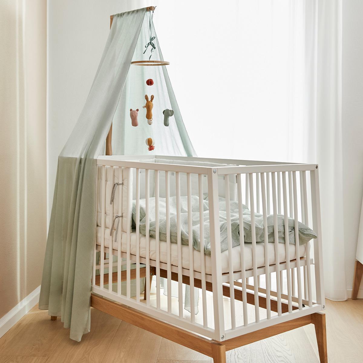 02_Leander himmel til Linea og Luna babyseng, sage green-2.jpg