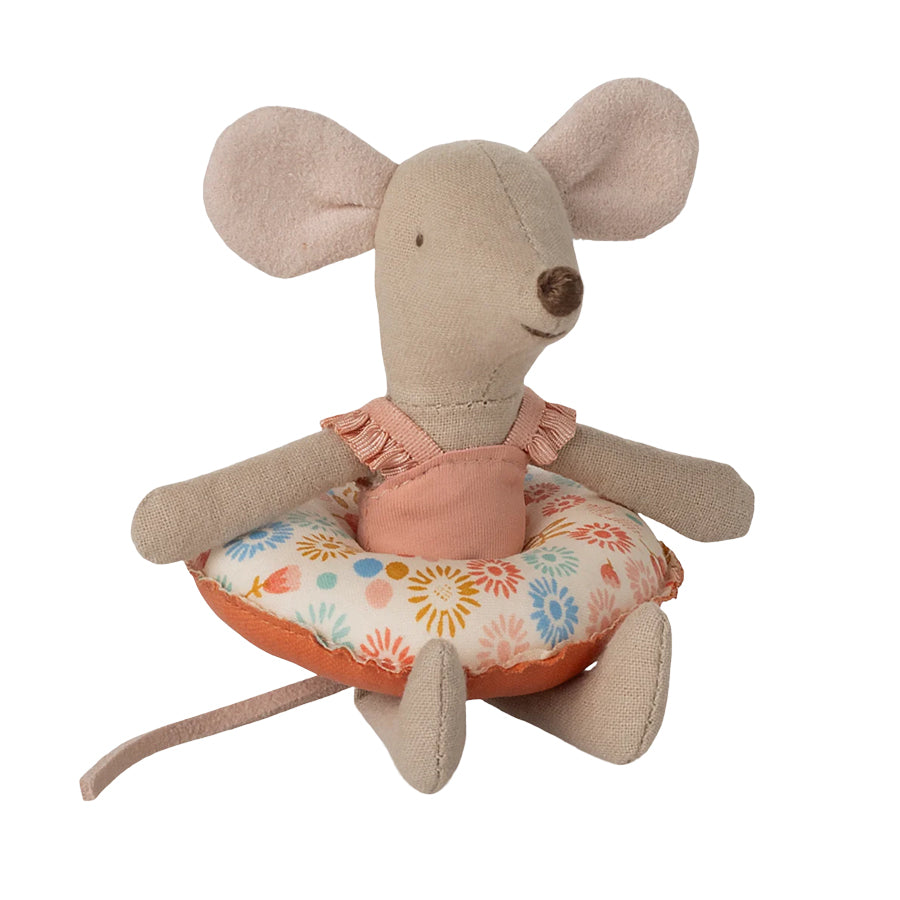 02_Maileg lillesøster strandmus, badering med blomster 1.jpg