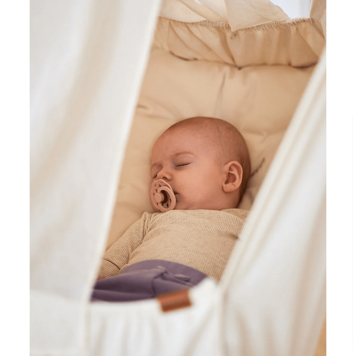 Membantu, Slyngevugge - Premium, nature