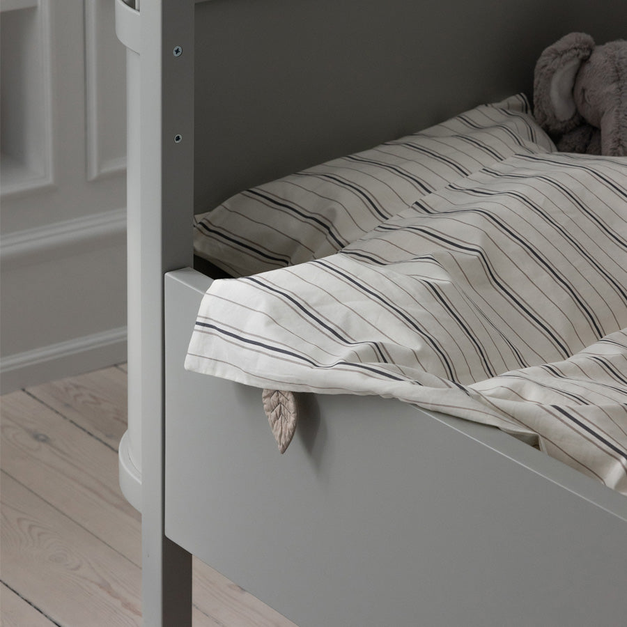 02_Sebra Junior sengetøj, cream stripe 1.jpg