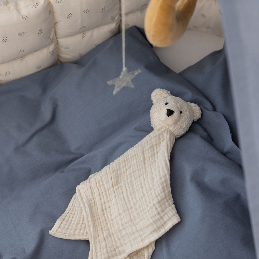 02_Sebra Klassisk baby sengetøj, forest lake blue 1.jpg