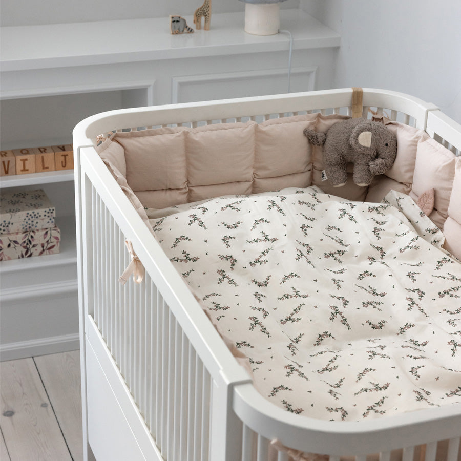 02_Sebra baby sengetøj, powder blossom 1.jpg