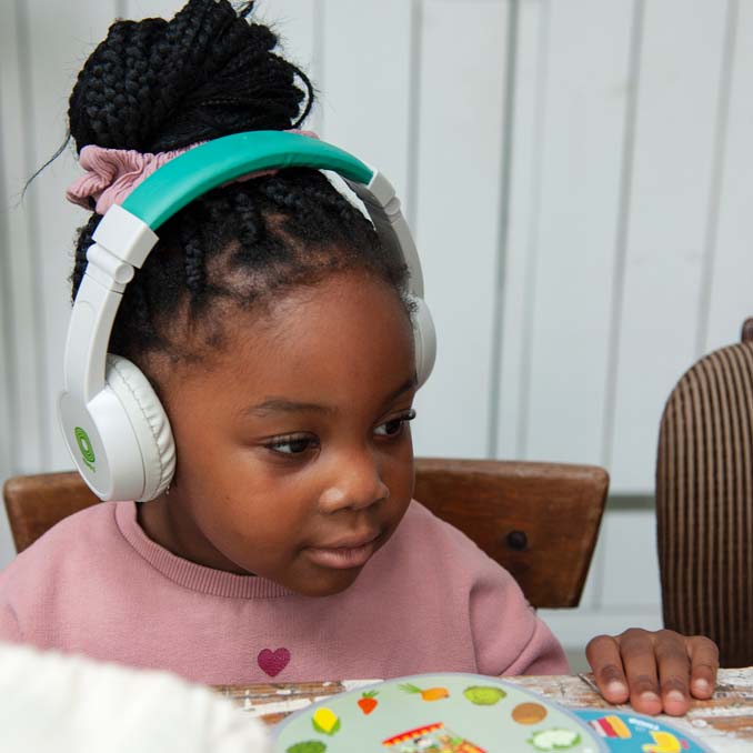 02_Timio foldbare høretelefoner-2.jpg