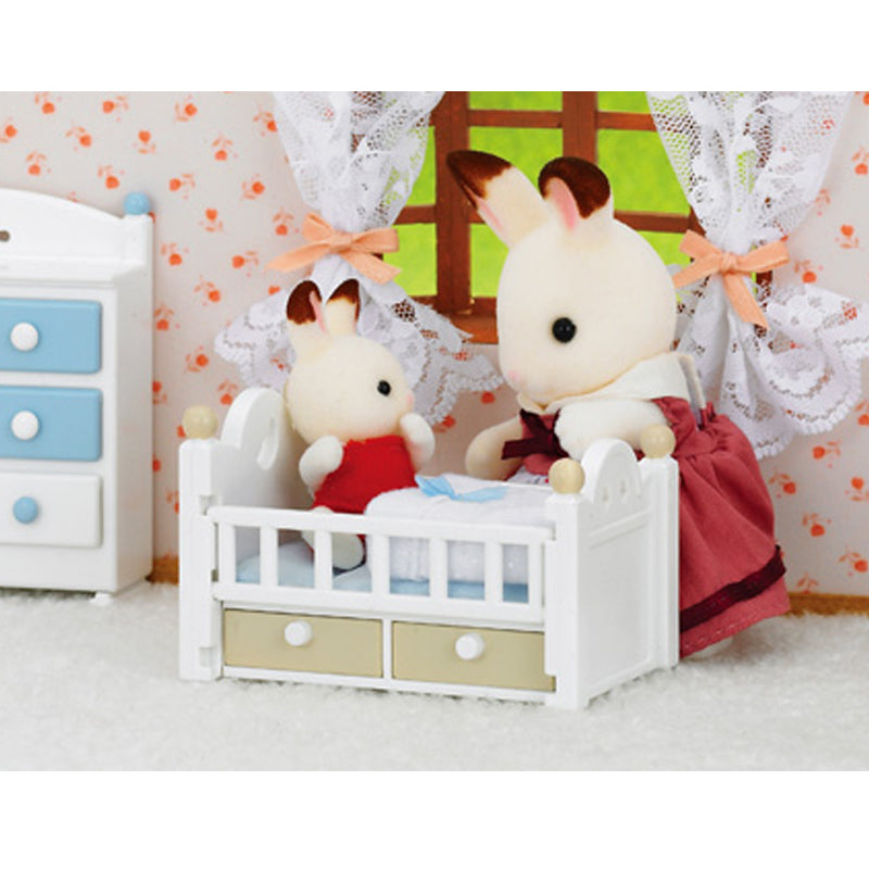 02_sy-05017_05017-Sylvanian-Chocolate-Rabbit-Baby-Set-3.jpg