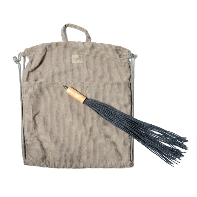 03_by Astrup Kæphest m åben mund, grå.png