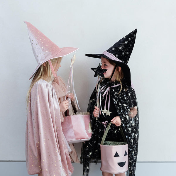 Mimi & Lula Kappe, Agatha Witch