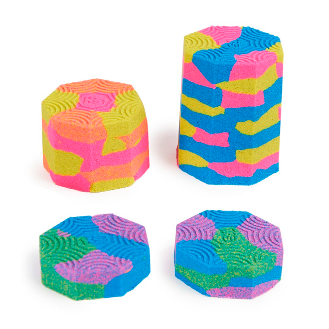 04_Kinetic Sand Squish N' Create.png