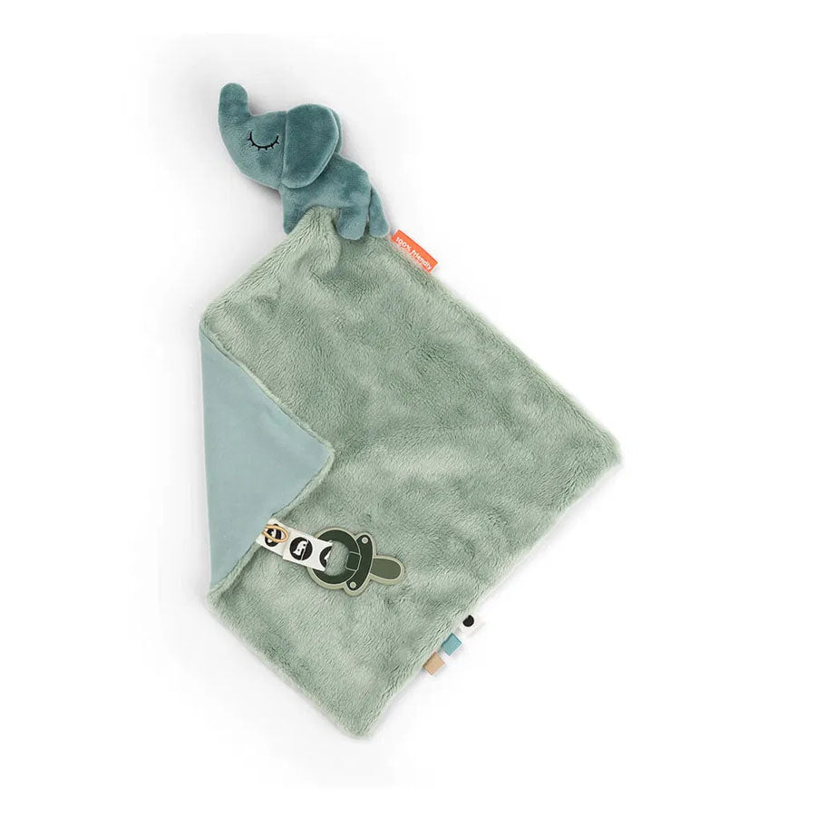 Done by Deer Nusseklud, Elphee Blå