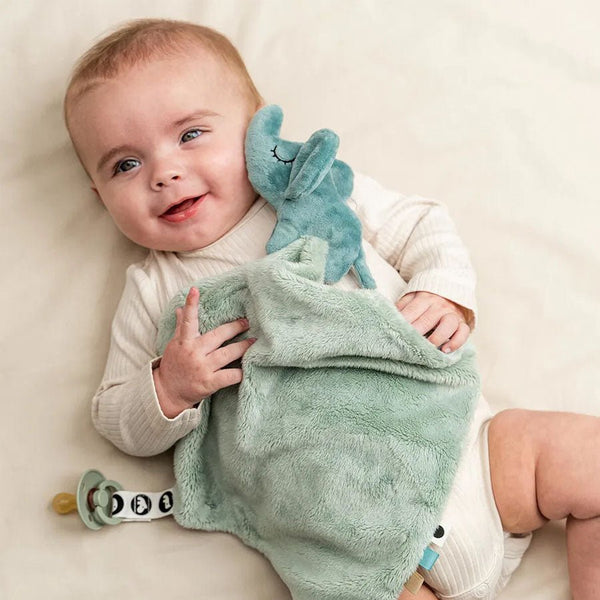 Done by Deer Nusseklud, Elphee Blå