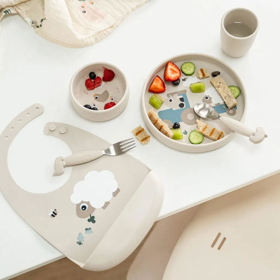 Done by Deer Stick & Stay Spisesæt, Tiny Farm Sand