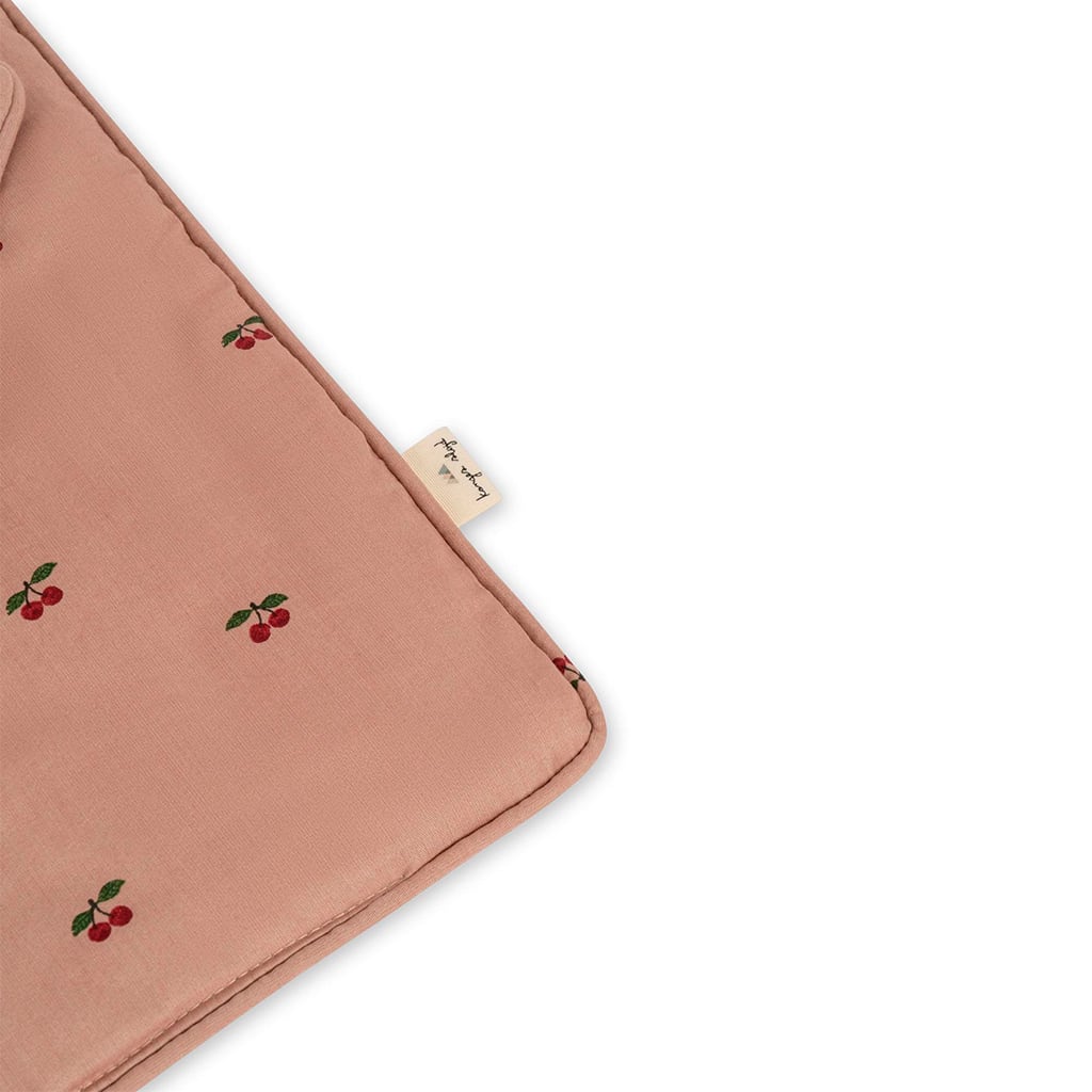Dukkesengetøj i Cherry Blush fra Konges Sløjd