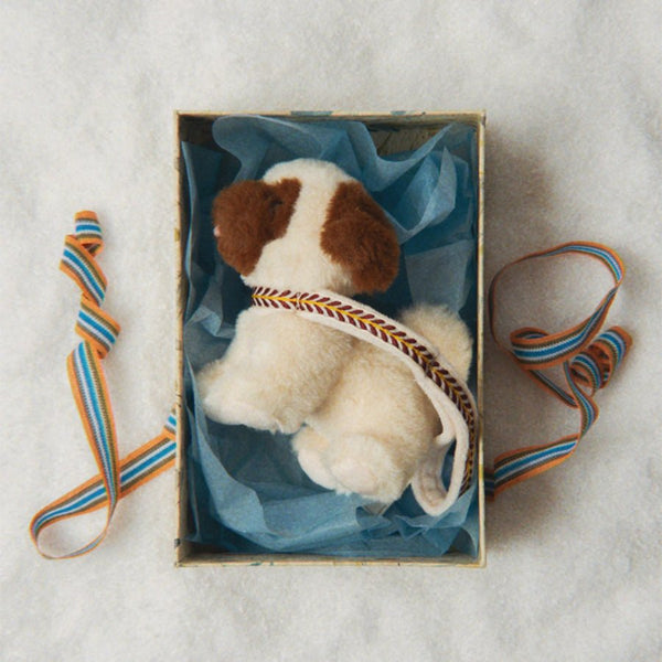 Mops Hvalpen Pepi i Off White
