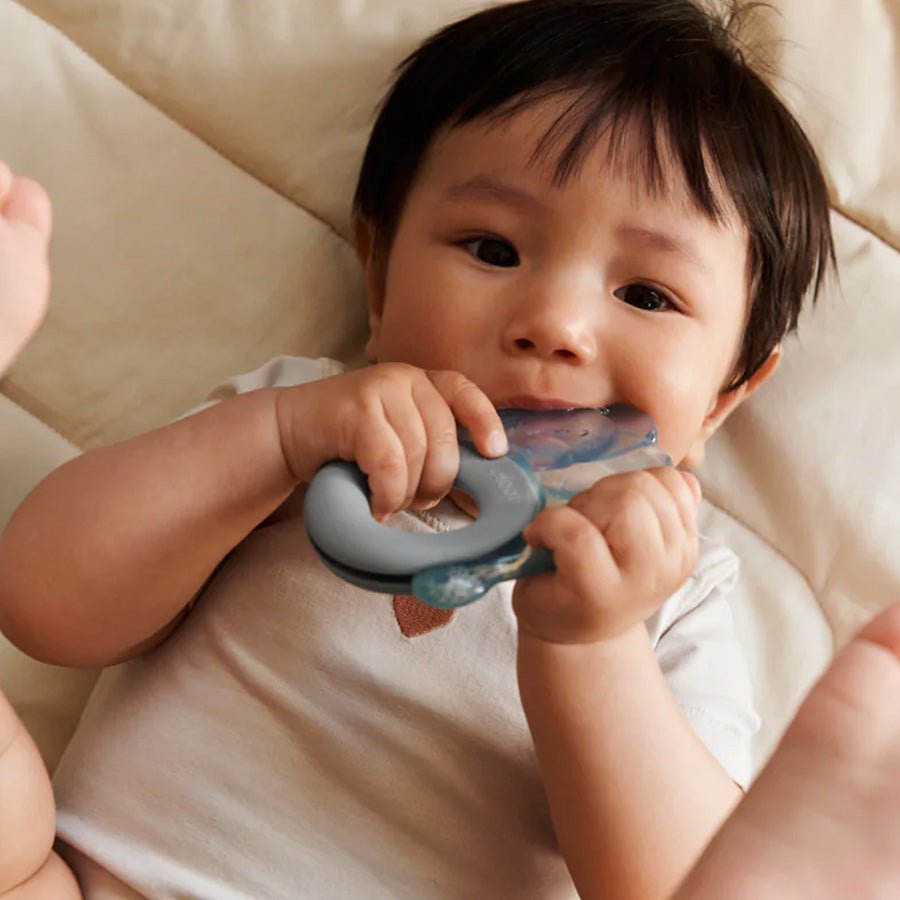 Kølende Elefant Bideringe i Sandy og Dove Blue