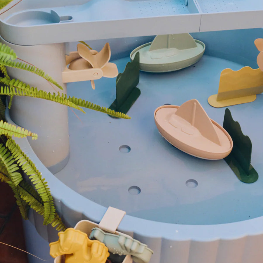 Sepp Aktivitetsbord i Beach Blue - FORUDBESTILLING