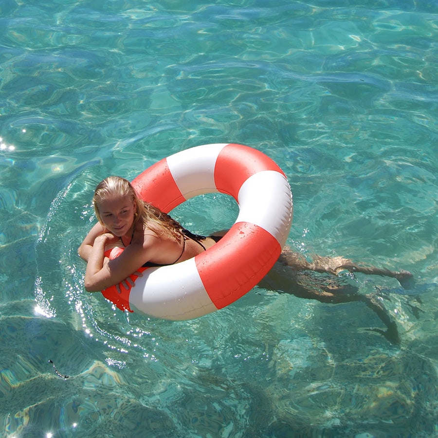 Smal Badering I Pool Party Tomato