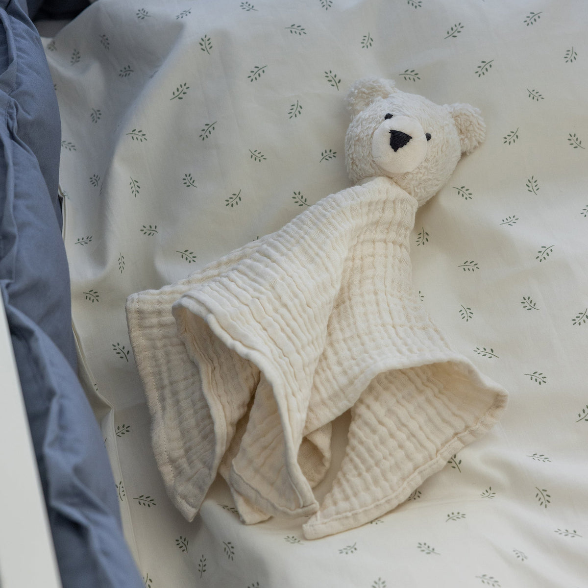 Nusseklud Isbjørnen Beary fra Sebra